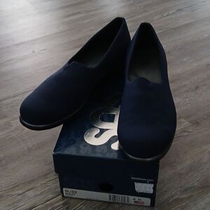 SAS women’s Bliss narrow navy stretchy slip on wedge shoes,  size 9N NIB